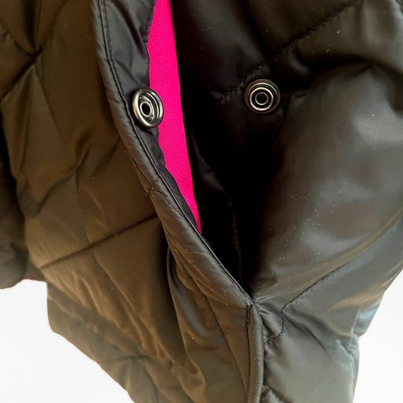 Burberry Tyneham Lined Quilted Jacket with a Pop of Pink – Size Medium - Picture 6 of 10